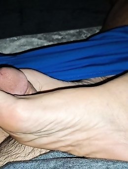 A blonde mature woman likes a big penis very much.