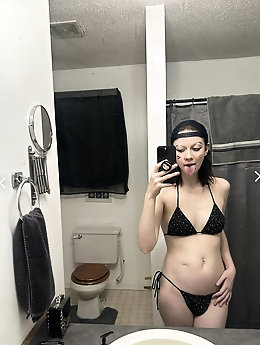 All-natural older MILFs are getting seminaked