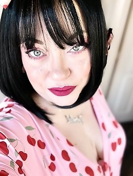 Tina Snua captures moments of herself to share