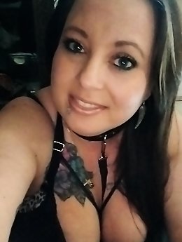 Experienced girls are having a hell of a sex