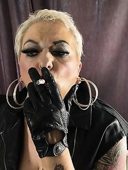 A couple of juicy older prostitutes getting ready for some action