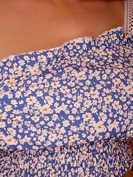 Hot MILF licks her own nipples - 10 Pics