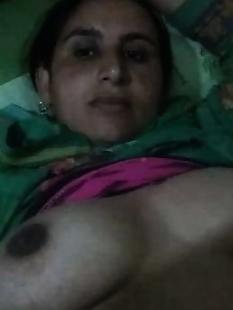 Fatty older mamas are fingering themselves