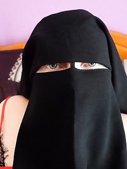 Wife in Niqab and silk nighty - 39 Pics