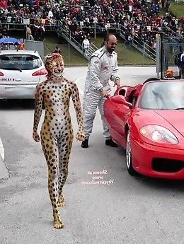 Mature grandmother is posing fully undressed